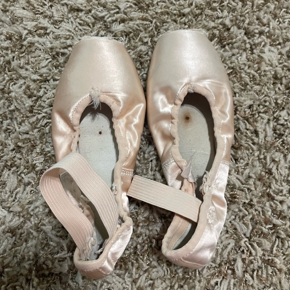 Used/Dead Pointe Shoes